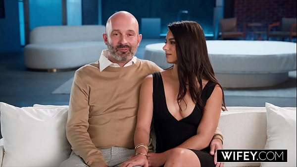 Wifey Real Couples: Hotwife Misty Enjoys a Studio Threesome