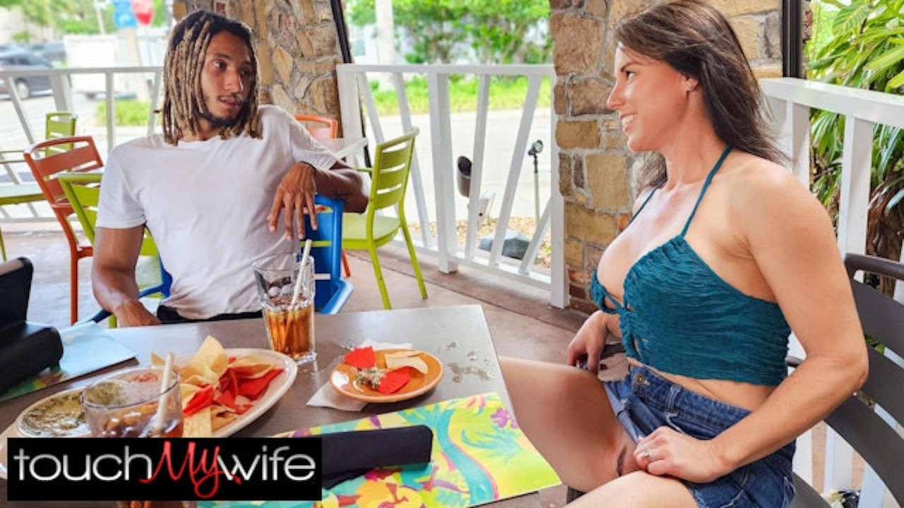 Wife Flashes Stranger at Bar and Brings Him Home for Husband